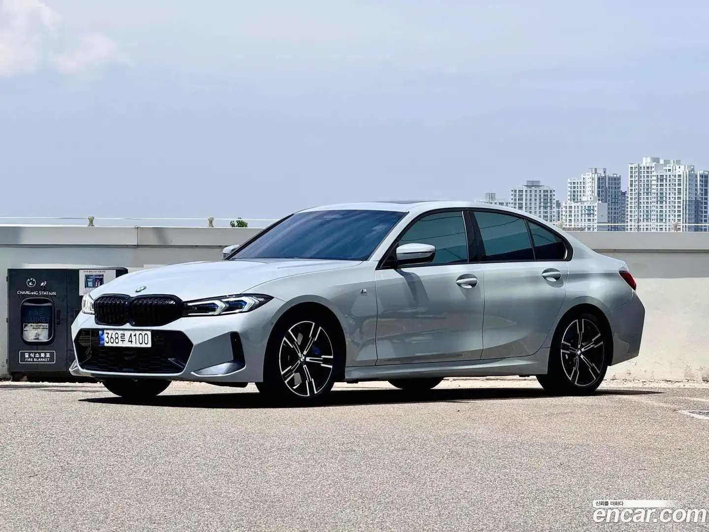 3-Series BMW 2023.9-OUTER-001