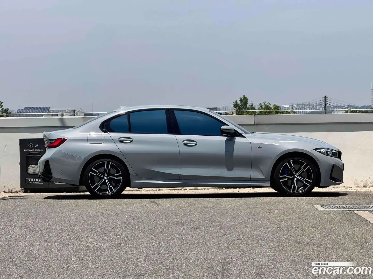 3-Series BMW 2023.9-OUTER-003