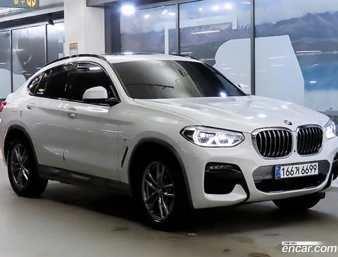 Main__Slider__Photo:X4 BMW 2021.0-0