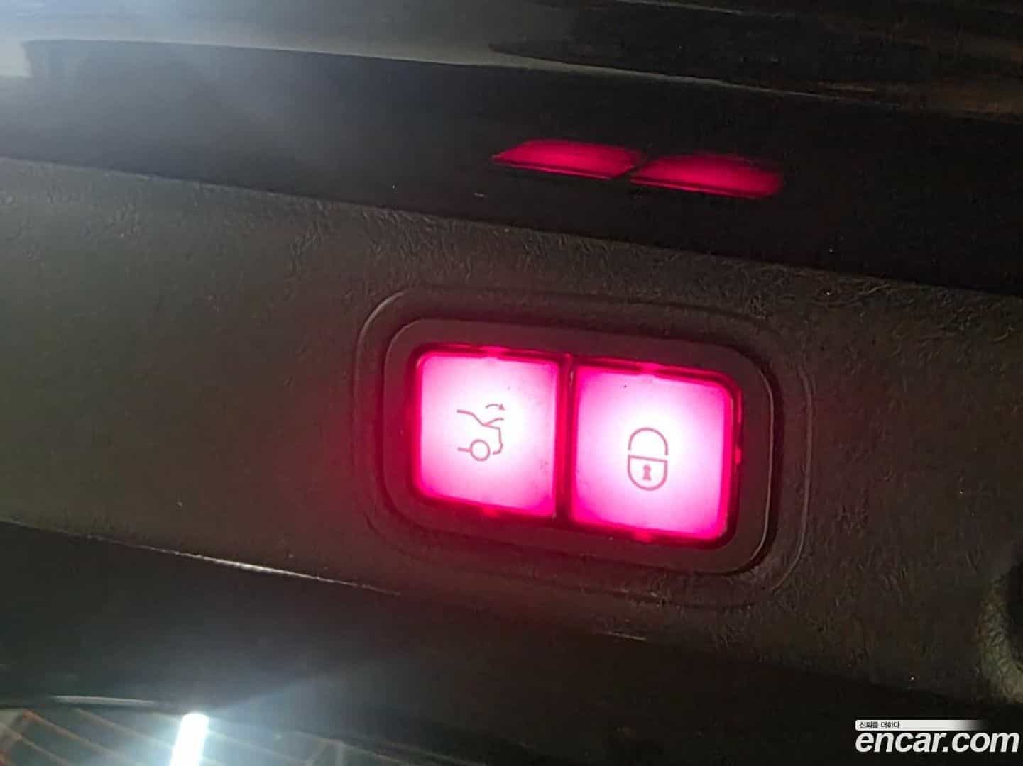 E-Class Mercedes-Benz 2020.8-OPTION-019
