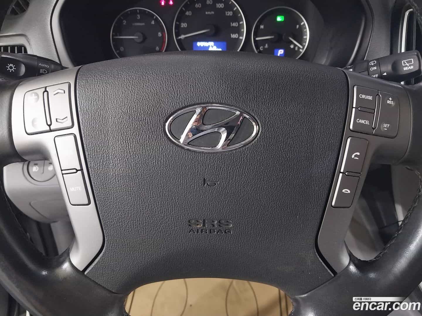 Starex Hyundai 2018.1-INNER-009