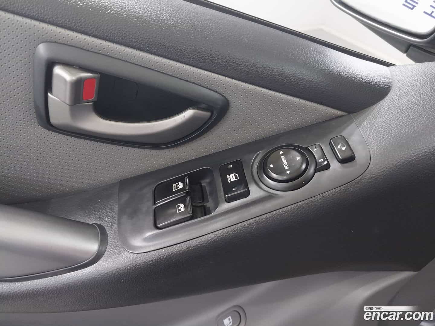 Starex Hyundai 2018.1-OPTION-015