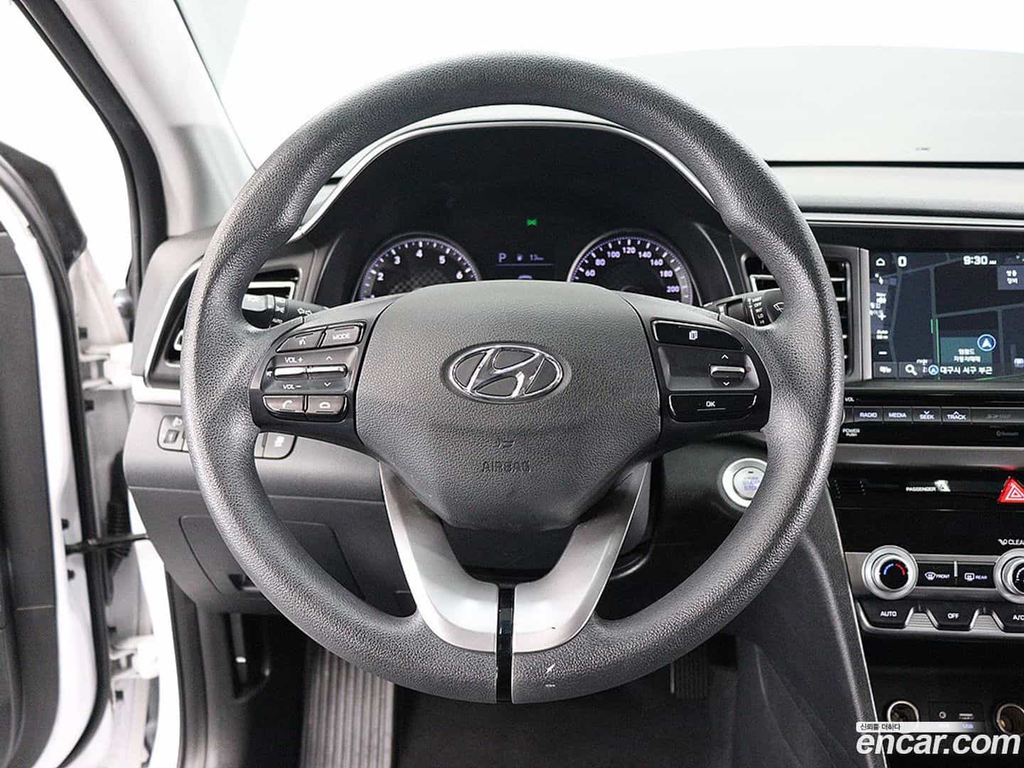 AVANTE Hyundai 2019.9-OPTION-020