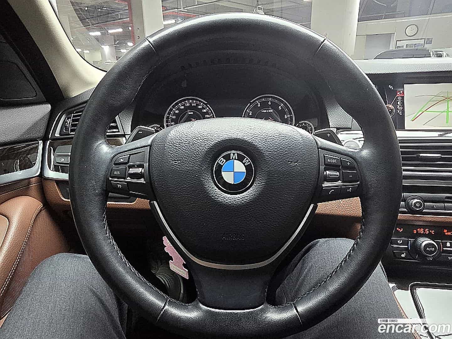 5-Series BMW 2015.2-INNER-010