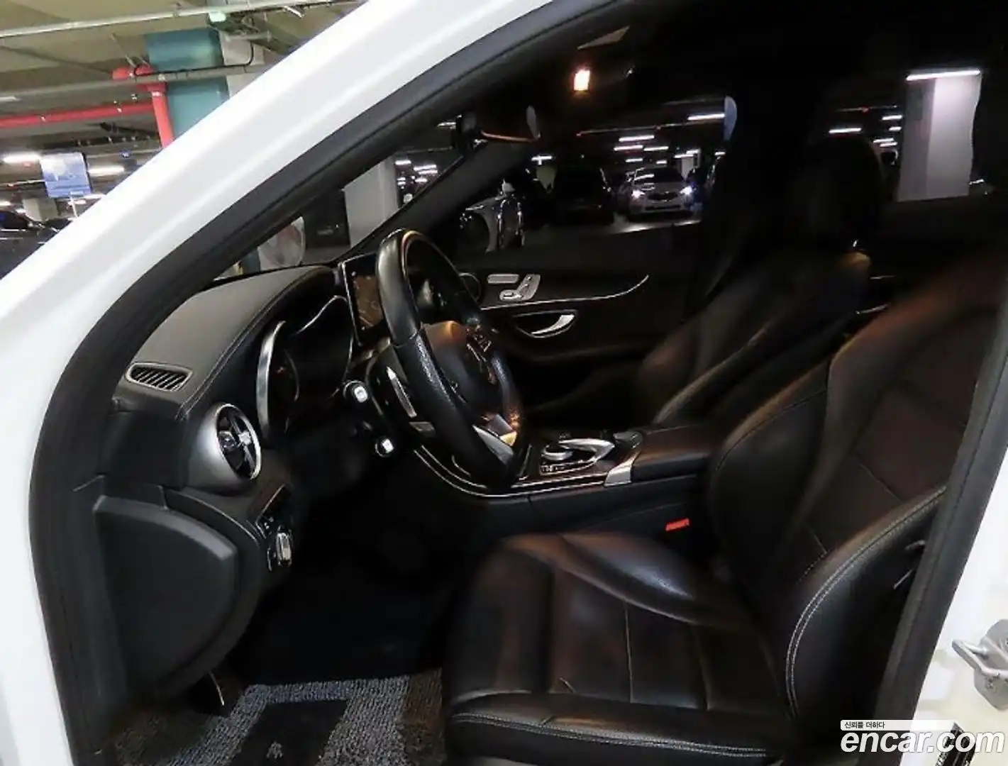 C-Class Mercedes-Benz 2015.0-OUTER-006