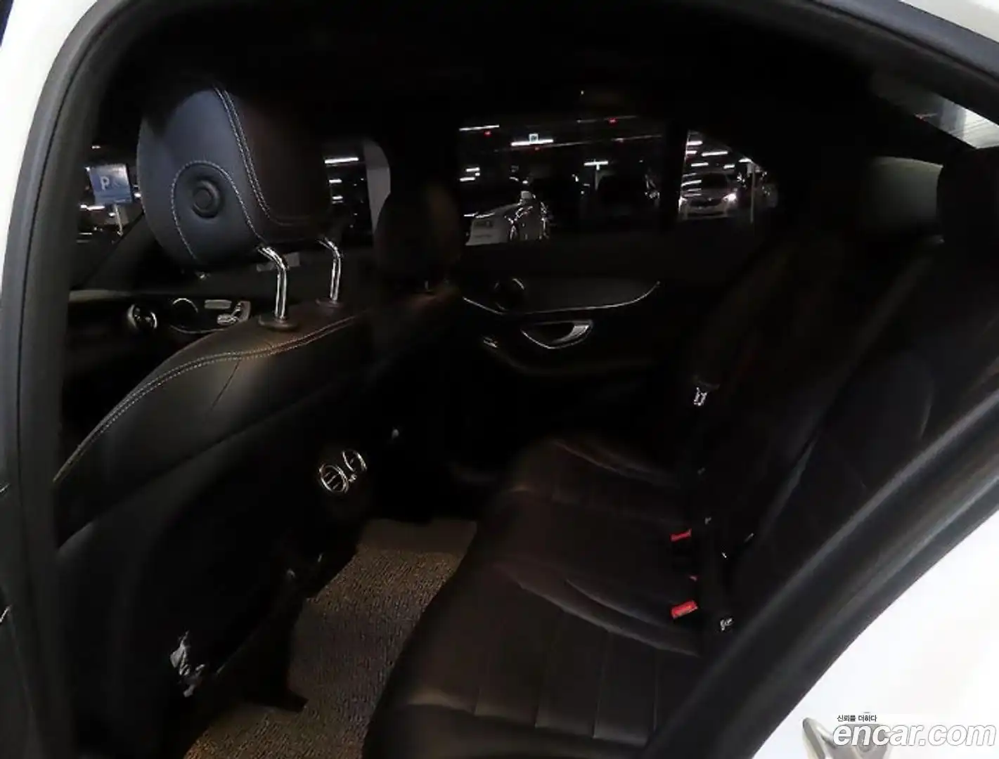 C-Class Mercedes-Benz 2015.0-INNER-007