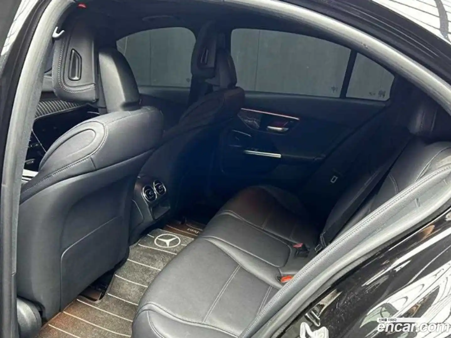 C-Class Mercedes-Benz 2024.1-INNER-007