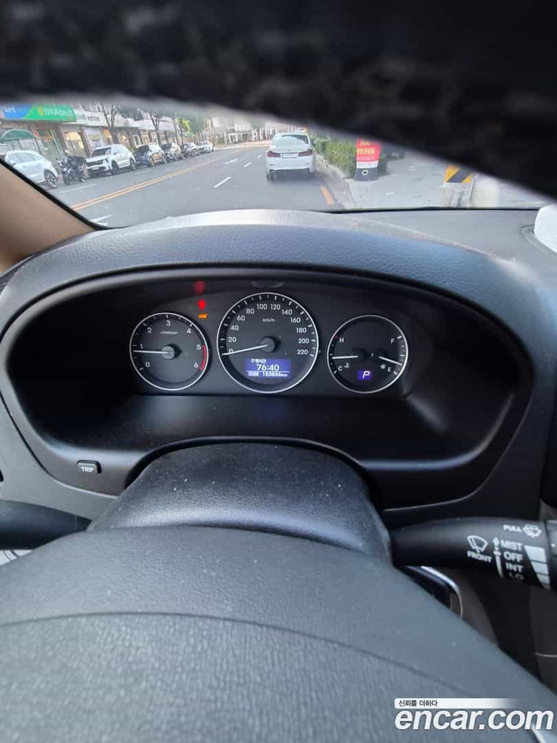 Starex Hyundai 2019.4-INNER-008
