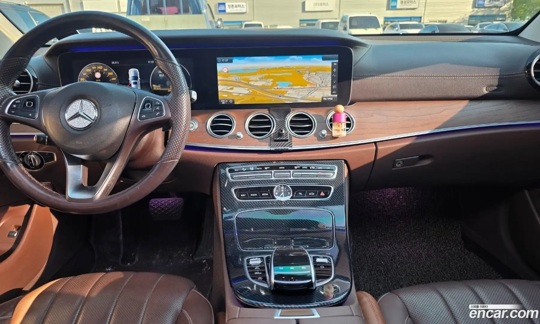 E-Class Mercedes-Benz 2017.1-INNER-009