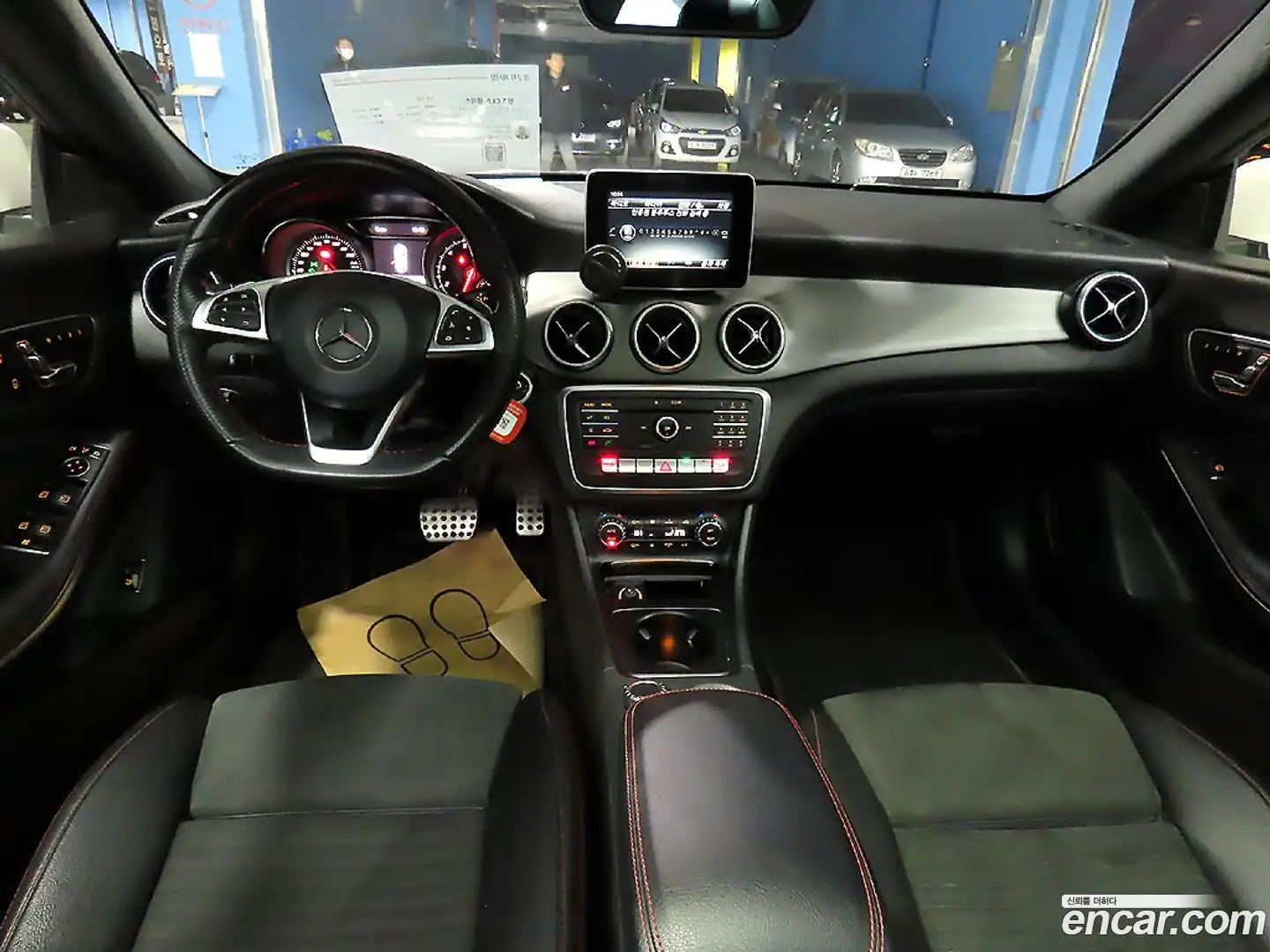CLA-Class Mercedes-Benz 2018.0-INNER-007