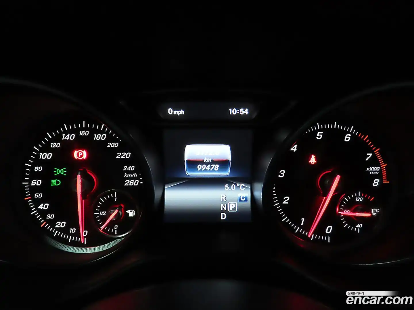 CLA-Class Mercedes-Benz 2018.0-INNER-008