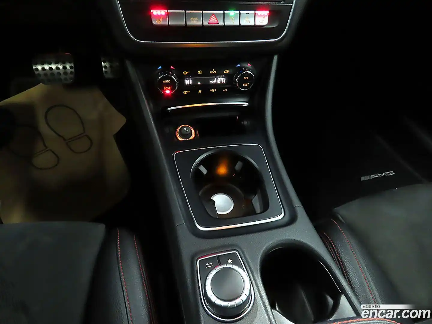 CLA-Class Mercedes-Benz 2018.0-INNER-009