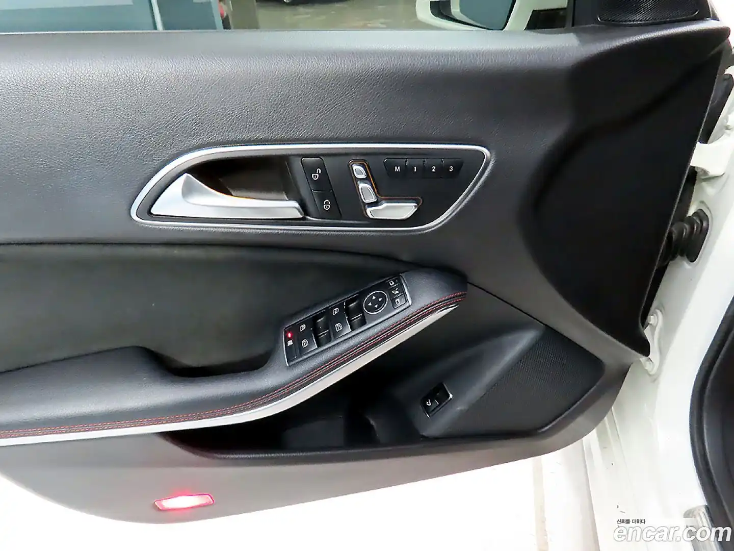 CLA-Class Mercedes-Benz 2018.0-OPTION-018