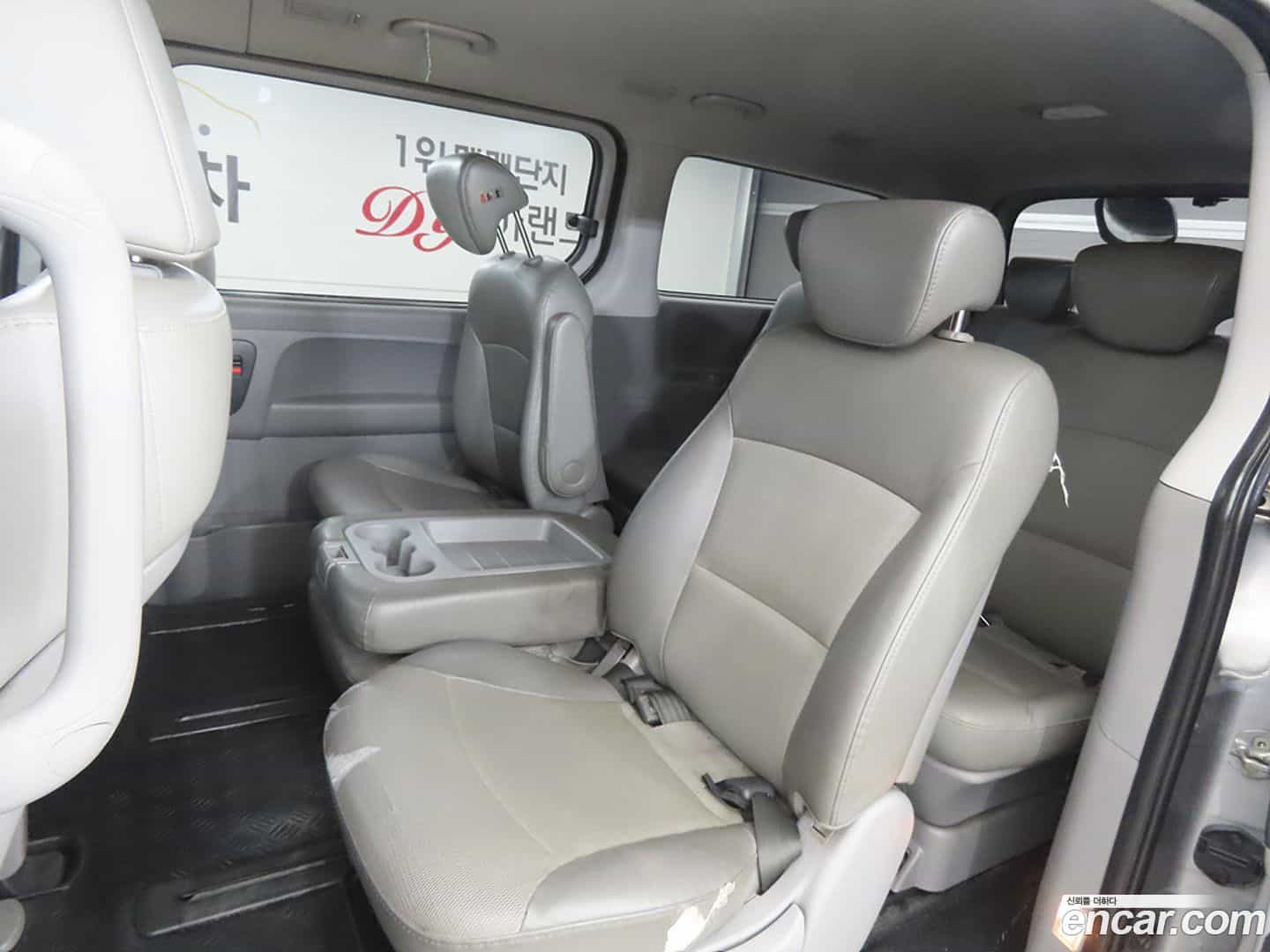 Starex Hyundai 2018.0-INNER-007