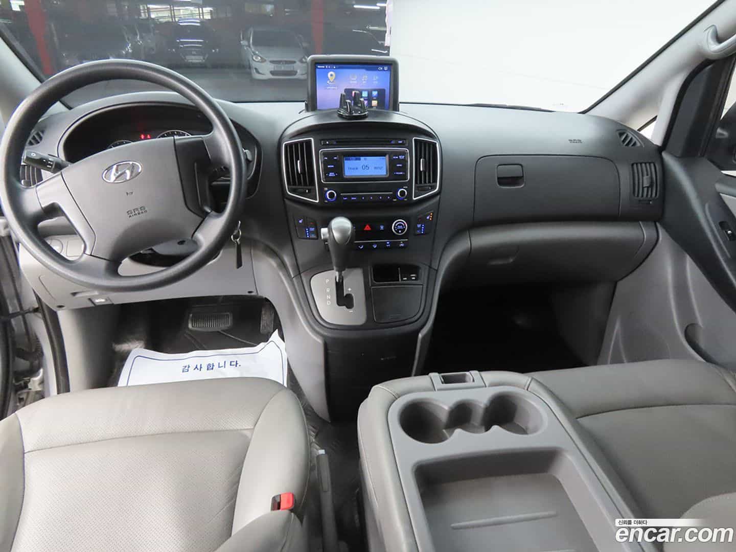 Starex Hyundai 2018.0-INNER-008