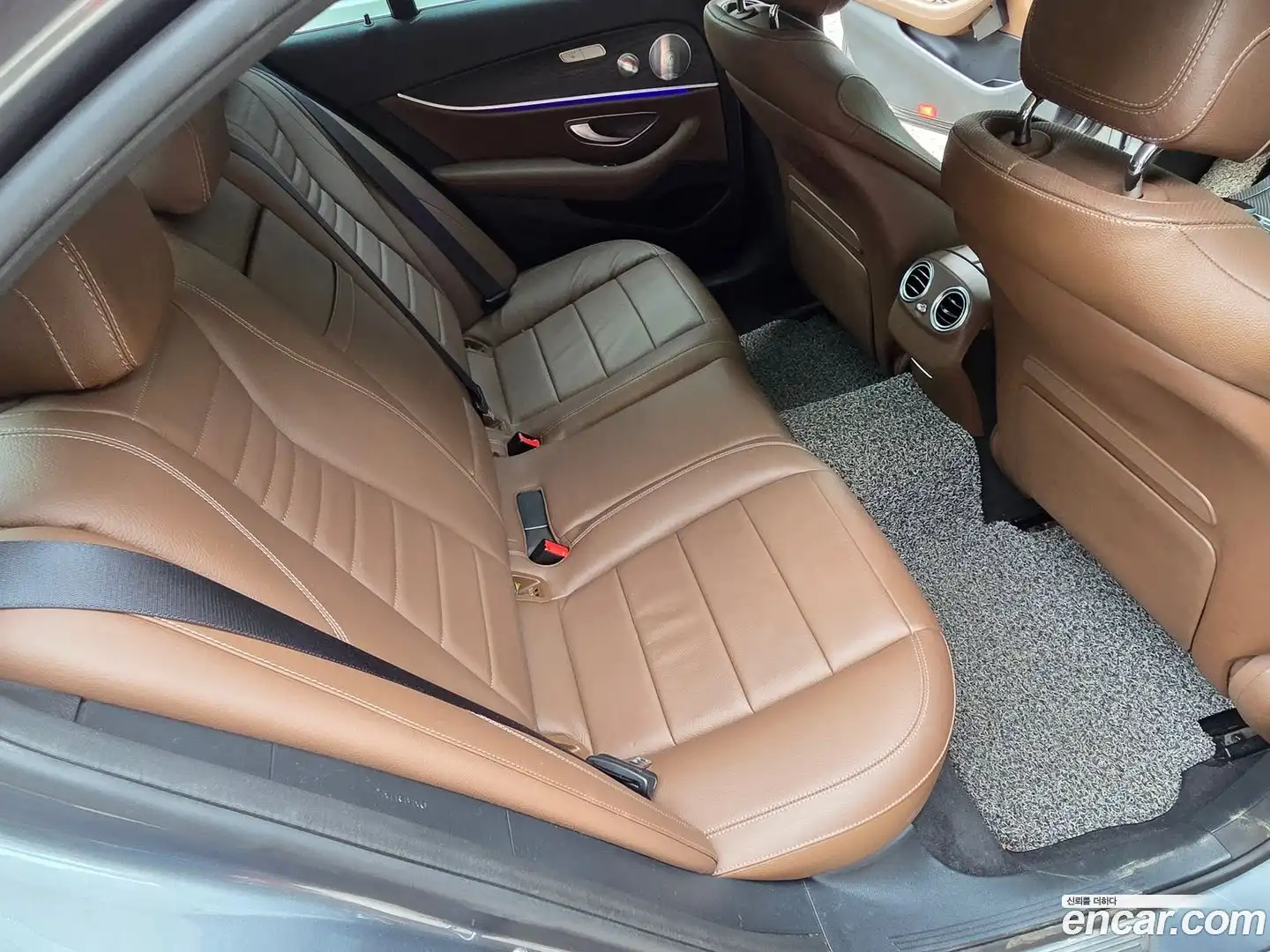 E-Class Mercedes-Benz 2018.11-INNER-010
