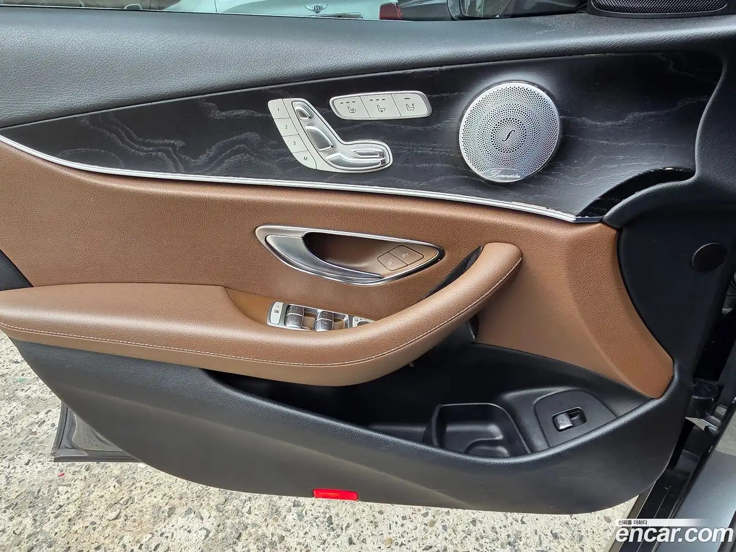 E-Class Mercedes-Benz 2018.11-OPTION-016