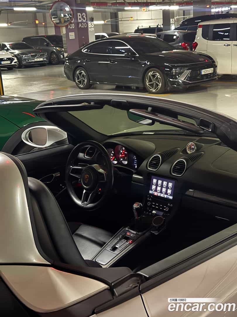 718 Porsche 2017.11-OPTION-015