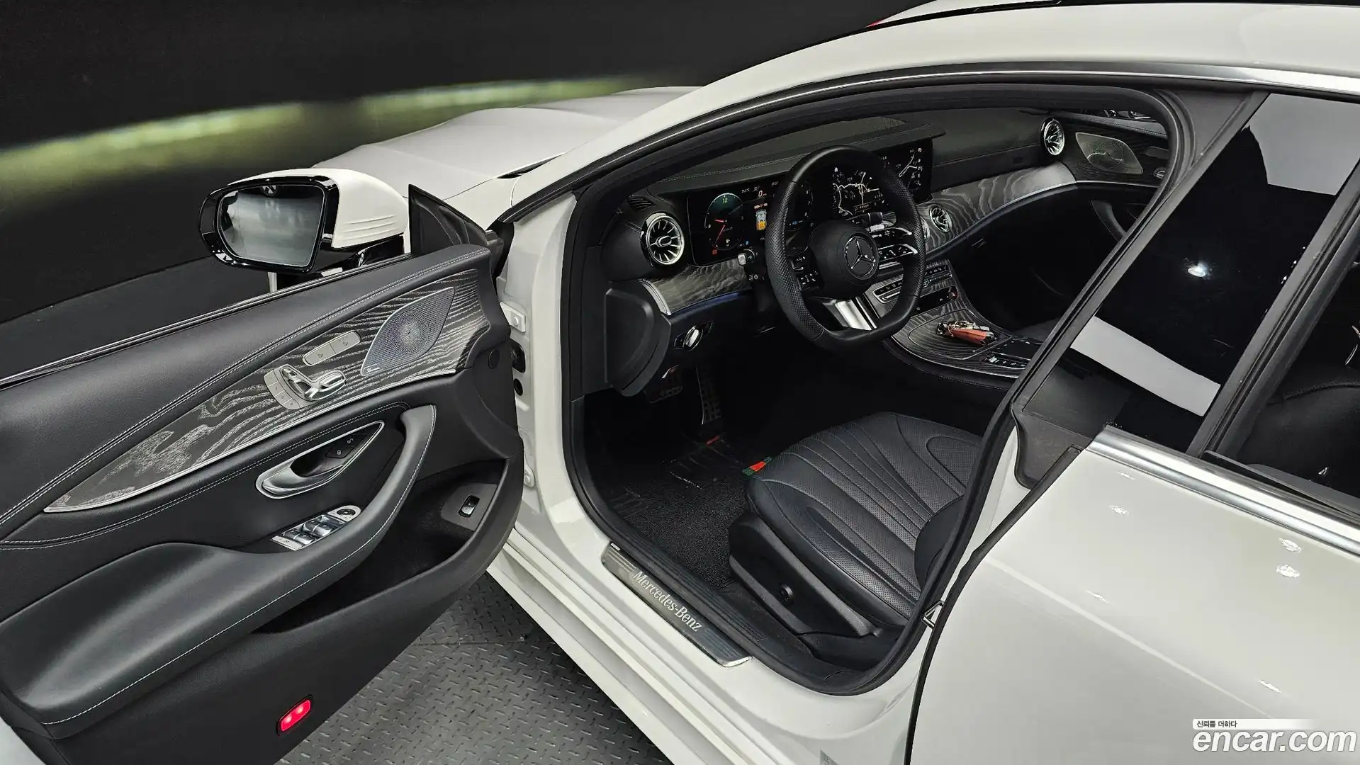 CLS-Class Mercedes-Benz 2022.9-INNER-010