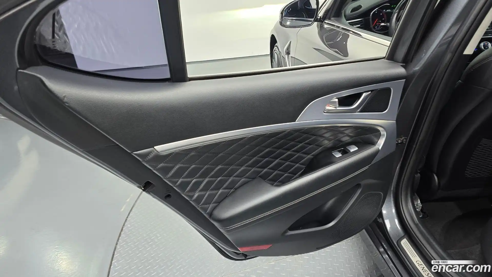 G70 Genesis 2018.3-INNER-035