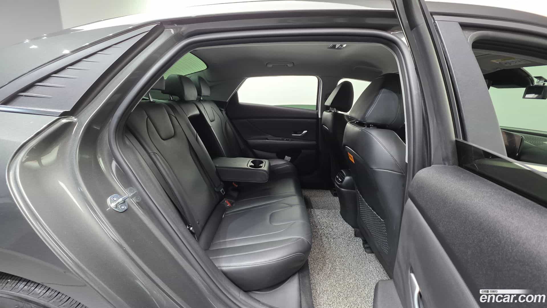 AVANTE Hyundai 2022.10-OPTION-023