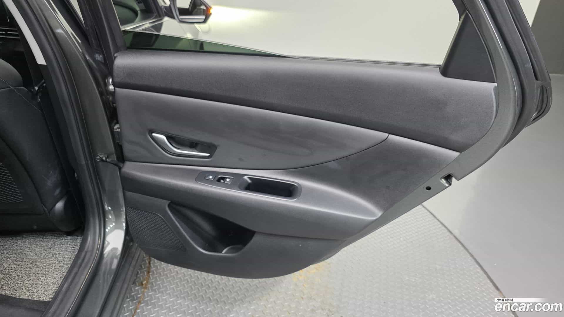 AVANTE Hyundai 2022.10-INNER-035