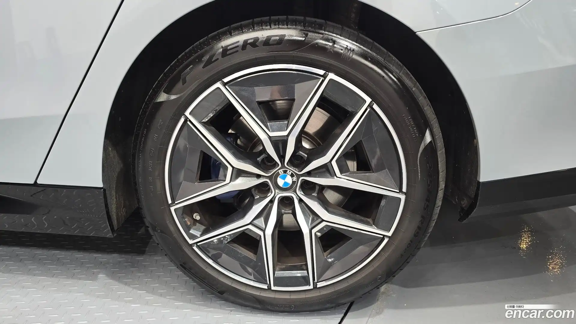 5-Series BMW 2024.7-OUTER-031