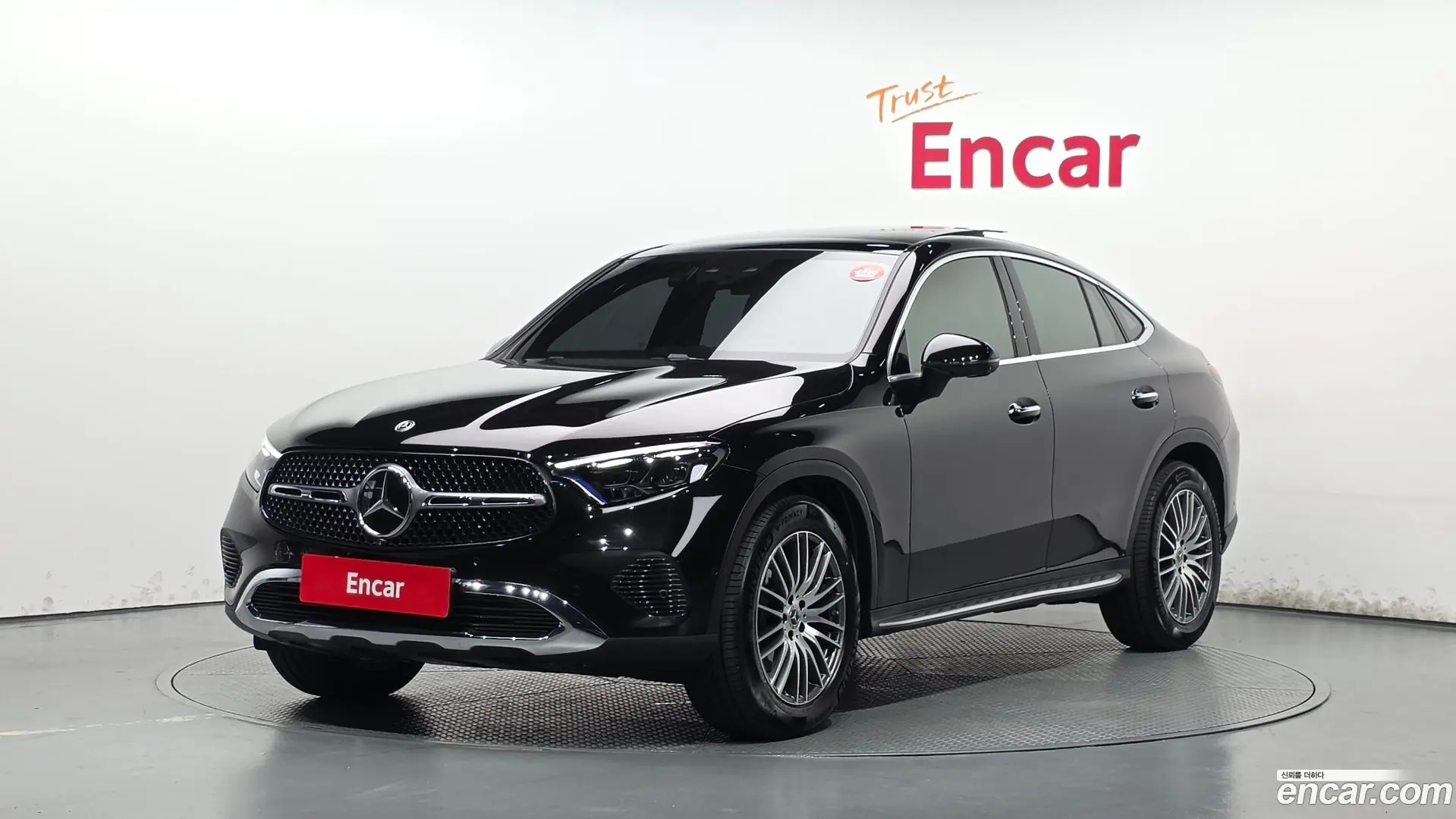 Main__Slider__Photo:GLC-Class Mercedes-Benz 2025.6-0