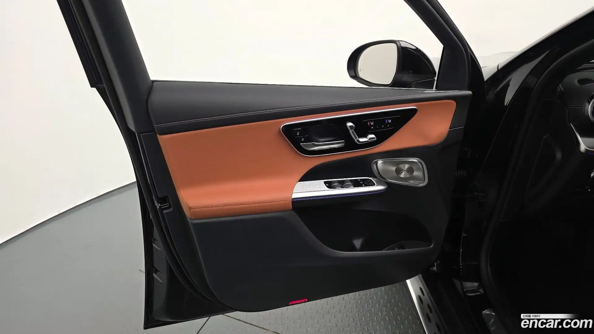 GLC-Class Mercedes-Benz 2025.6-INNER-034