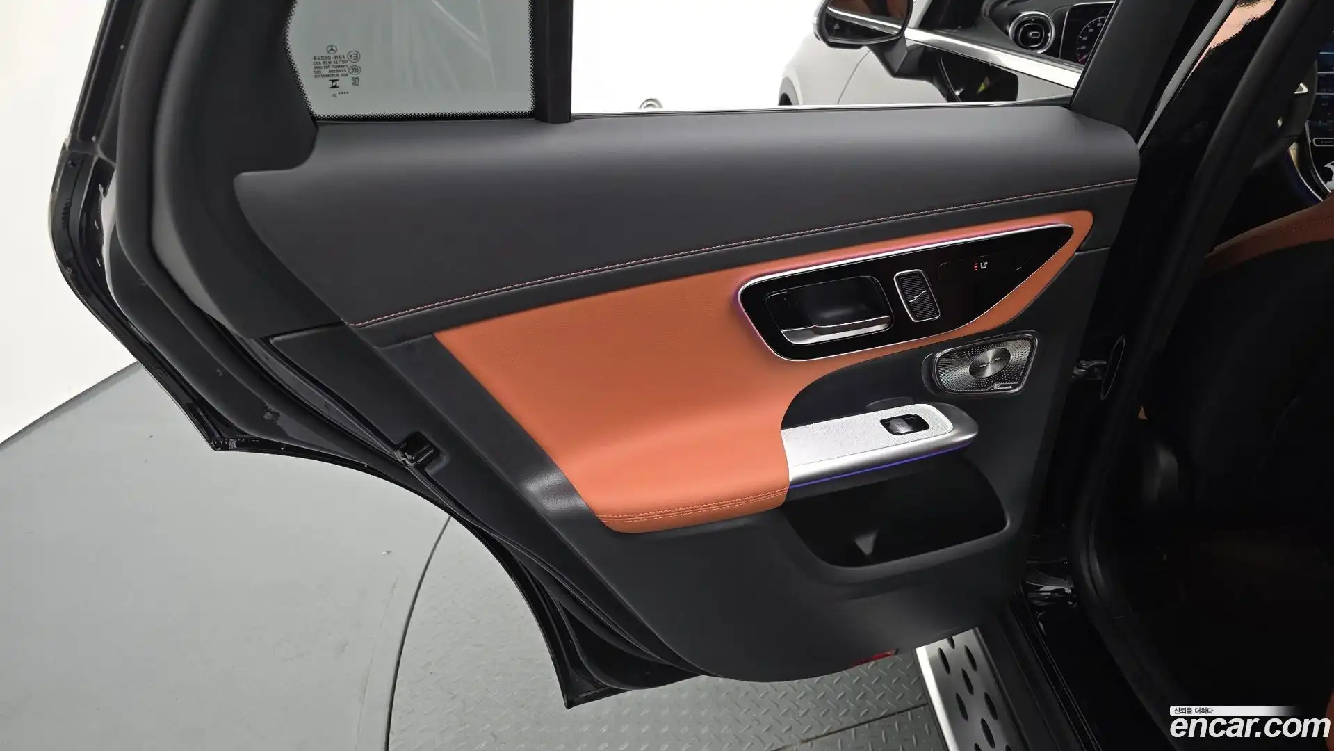 GLC-Class Mercedes-Benz 2025.6-INNER-035