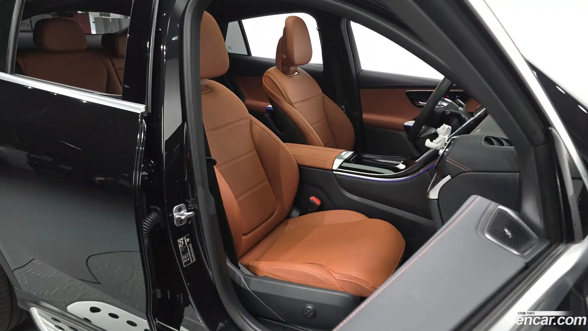 GLC-Class Mercedes-Benz 2025.6-INNER-036