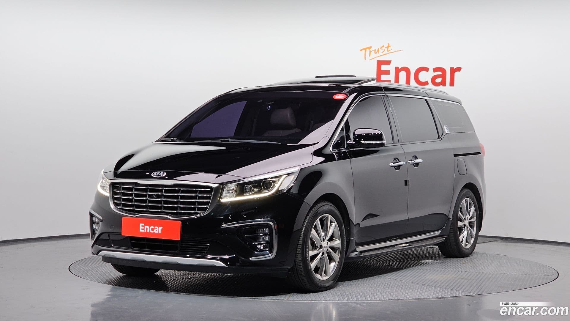 Main__Slider__Photo:Canival Kia 2018.6-0