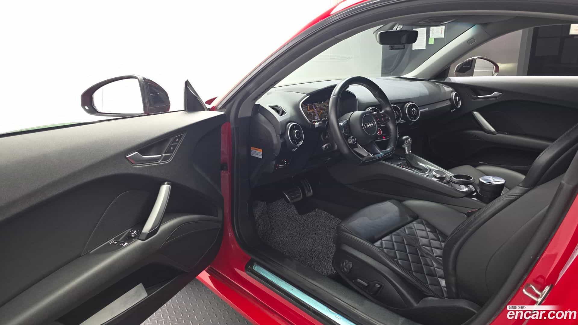 TT Audi 2016.0-INNER-010