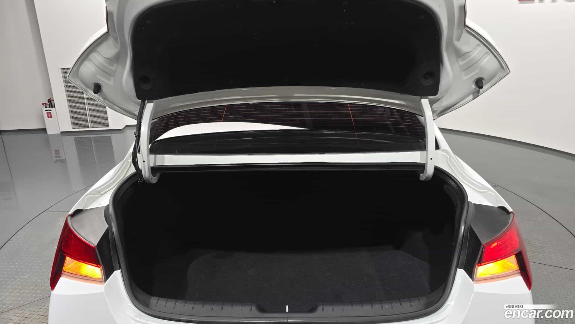 AVANTE Hyundai 2021.5-OPTION-022
