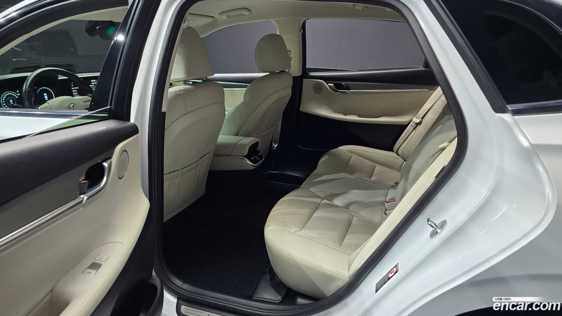 Grandeur Hyundai 2021.6-OPTION-016