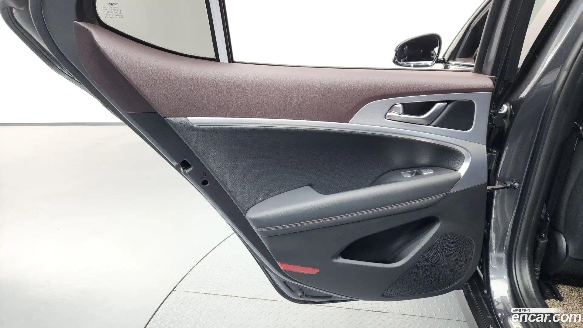 G70 Genesis 2020.4-INNER-035
