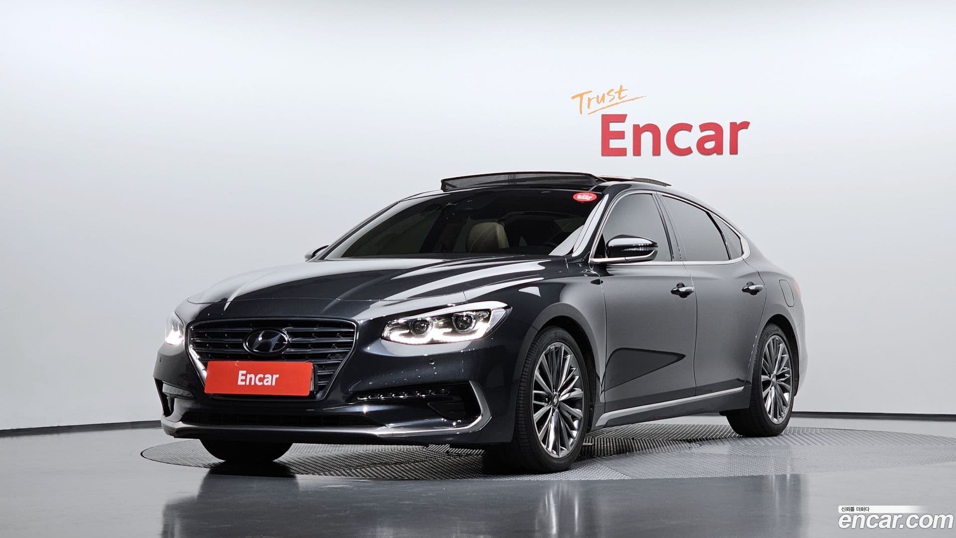 Main__Slider__Photo:Grandeur Hyundai 2017.8-0