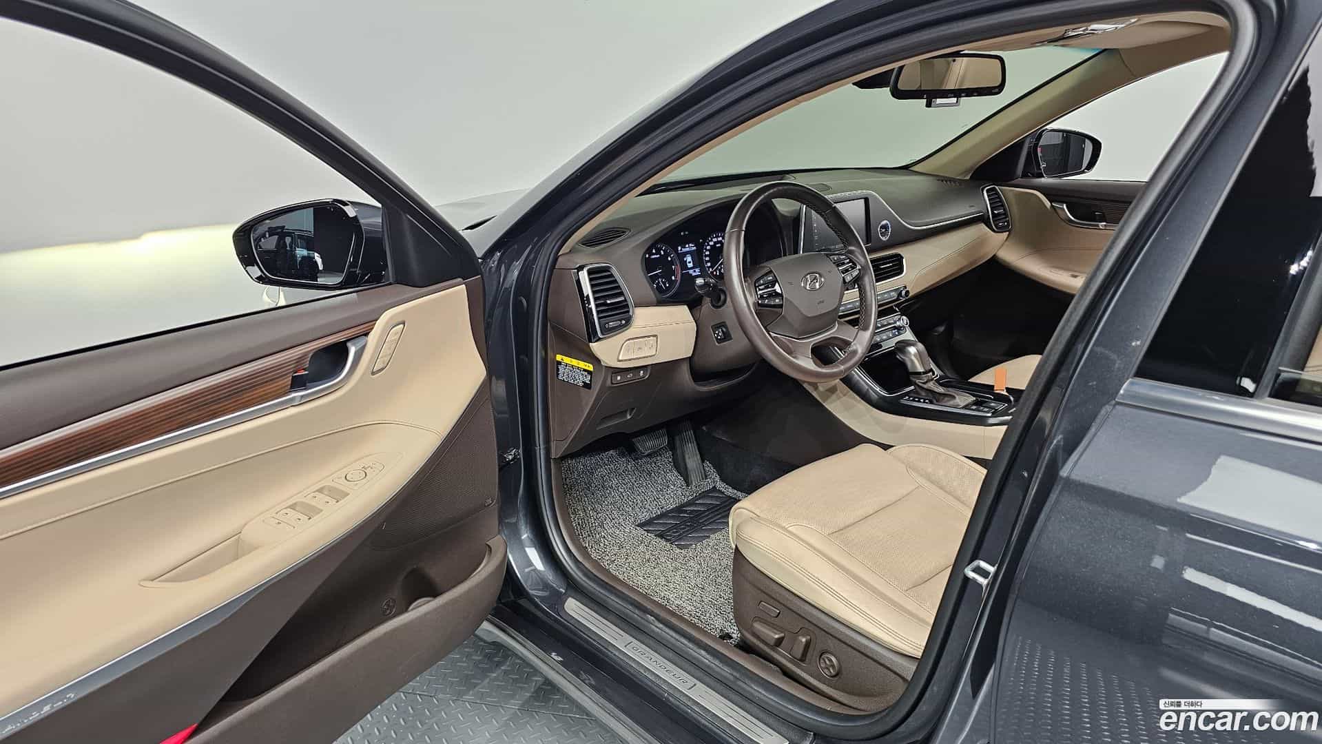 Grandeur Hyundai 2017.8-INNER-010