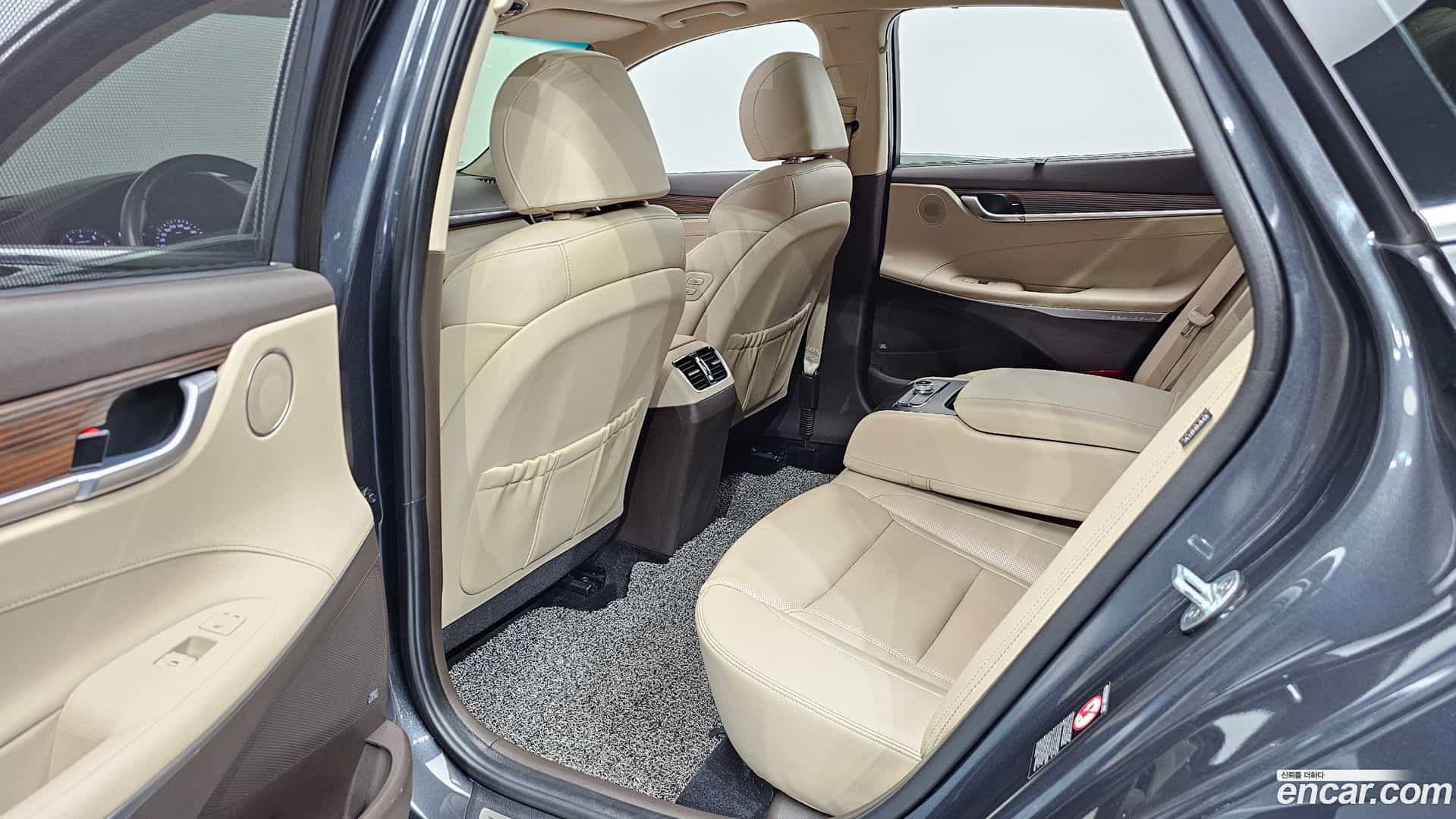 Grandeur Hyundai 2017.8-OPTION-015