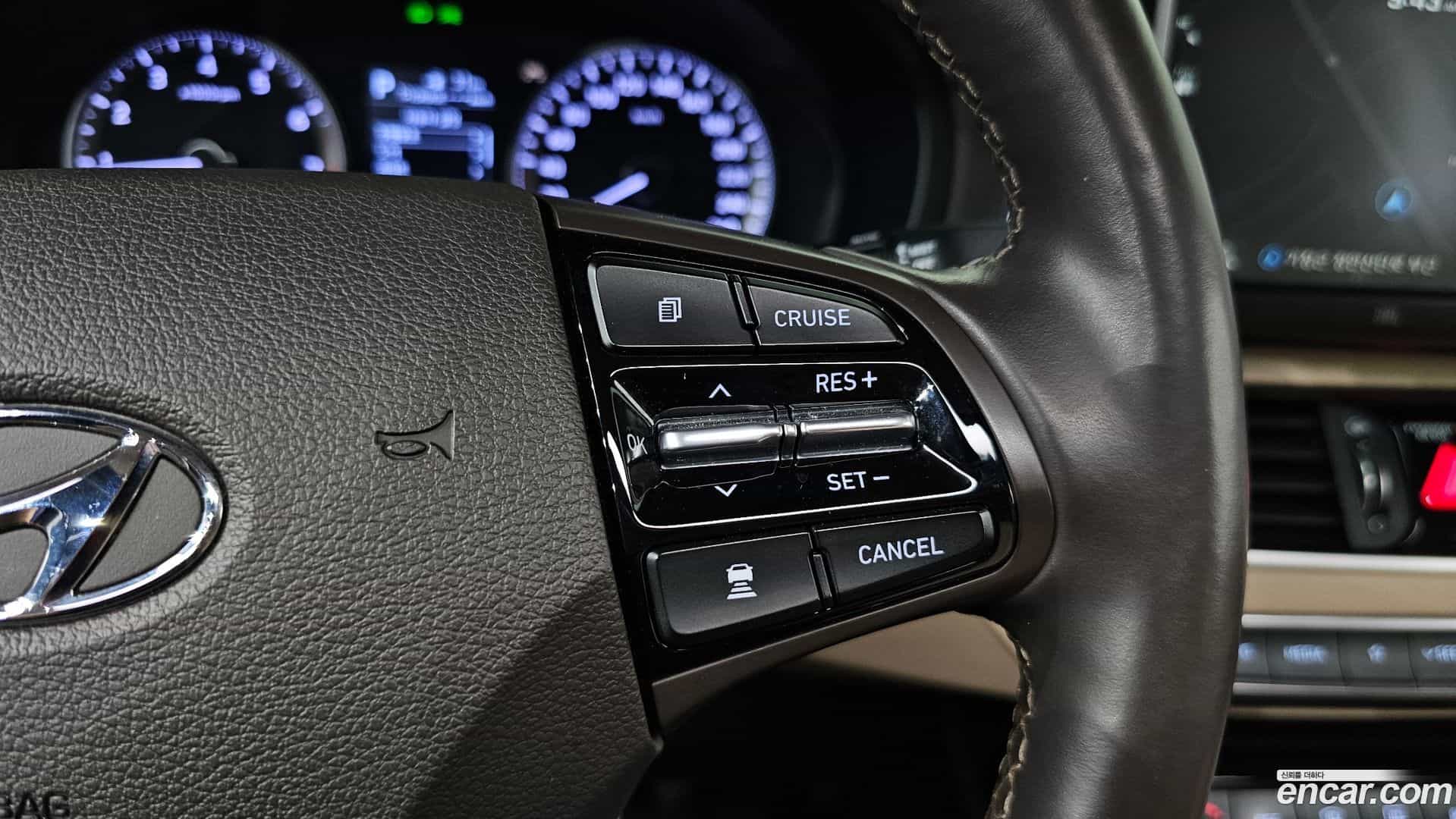 Grandeur Hyundai 2017.8-OPTION-023