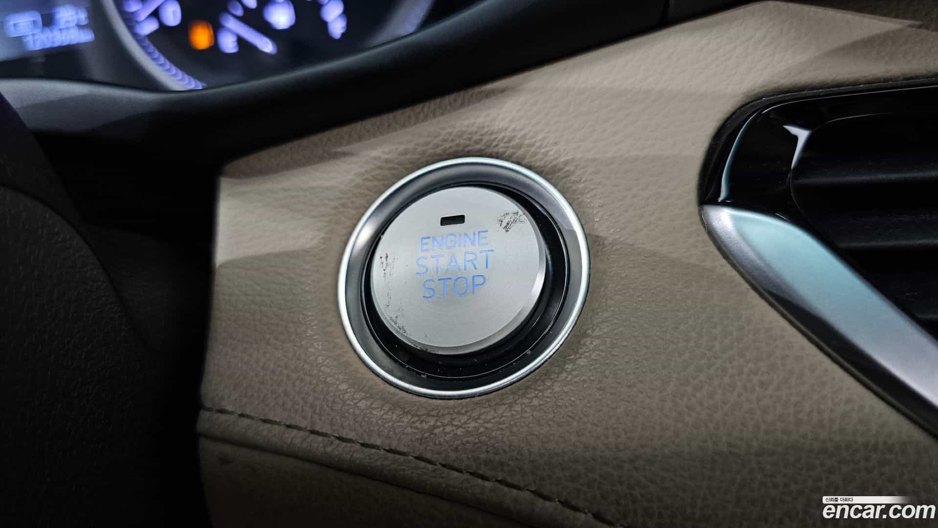Grandeur Hyundai 2017.8-OPTION-045