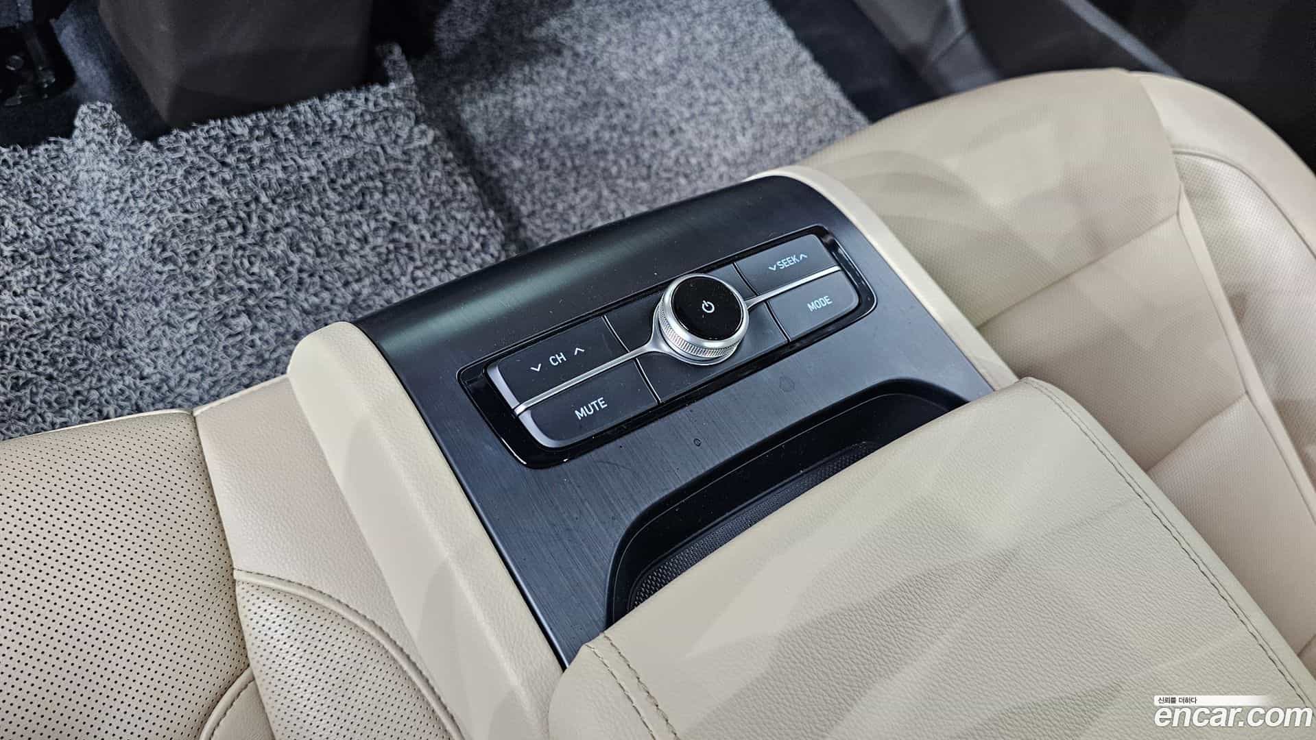 Grandeur Hyundai 2017.8-OPTION-048