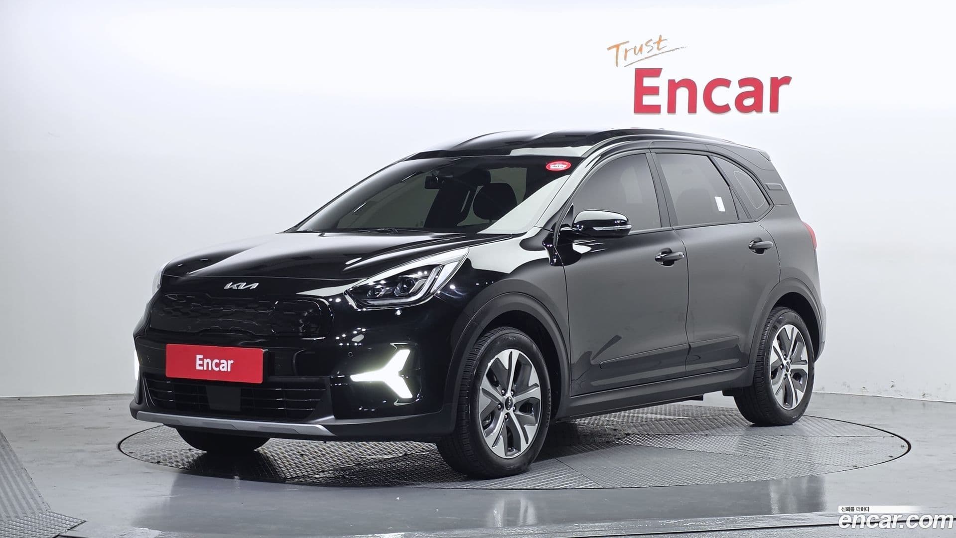 Main__Slider__Photo:Niro Kia 2023.3-0