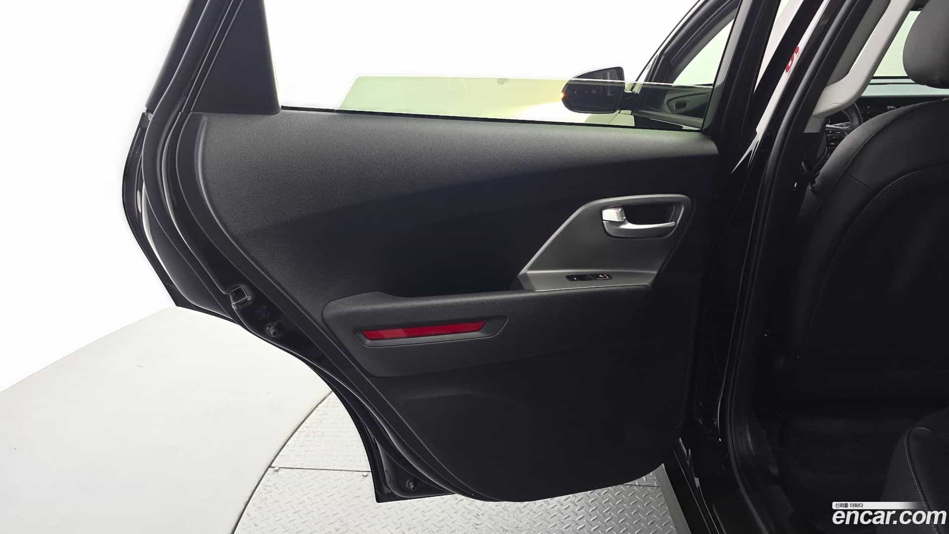 Niro Kia 2023.3-INNER-035