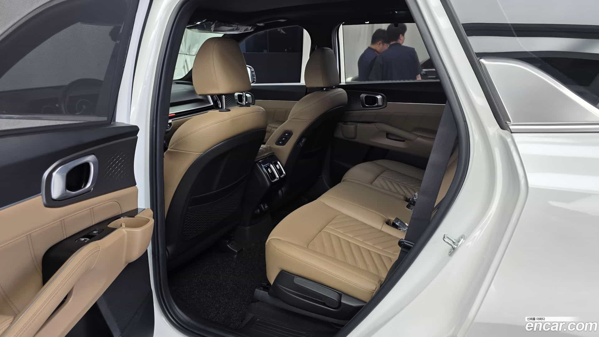 Sorento Kia 2023.8-INNER-036