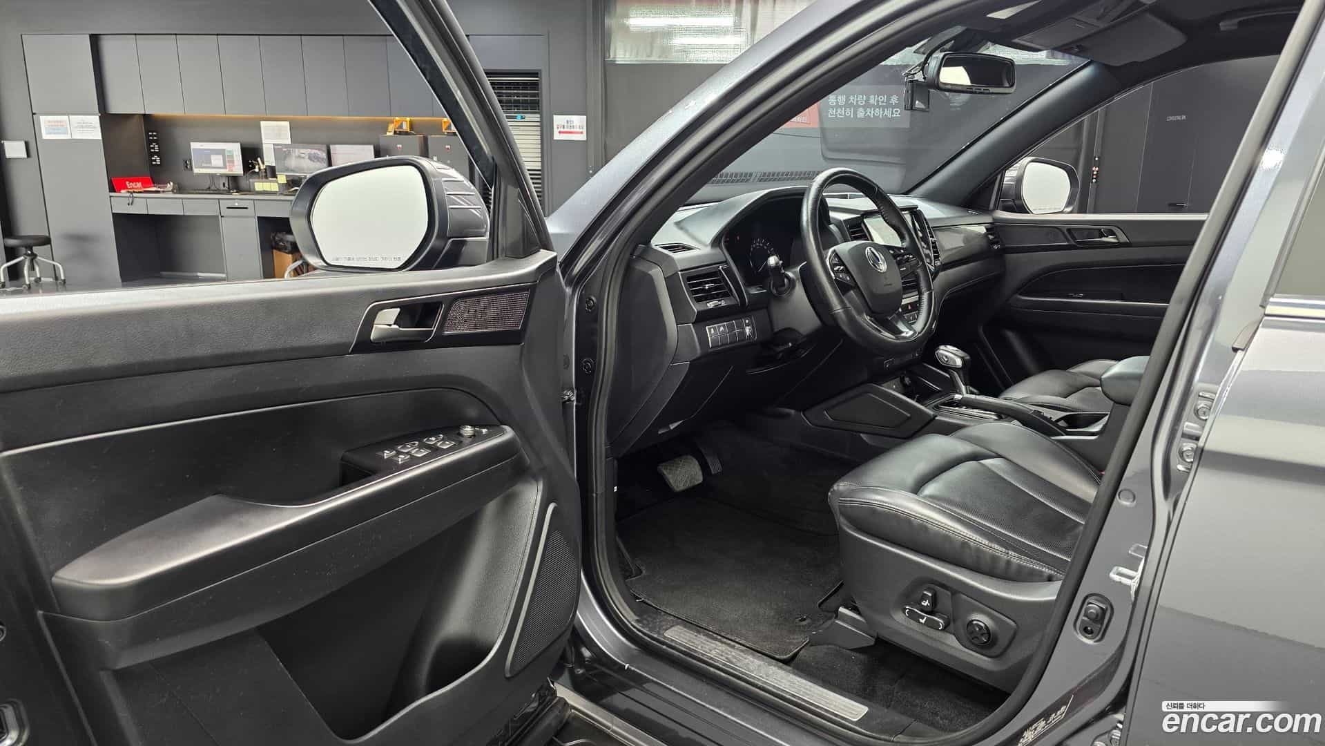 Rexton KG Mobility 2019.10-INNER-010