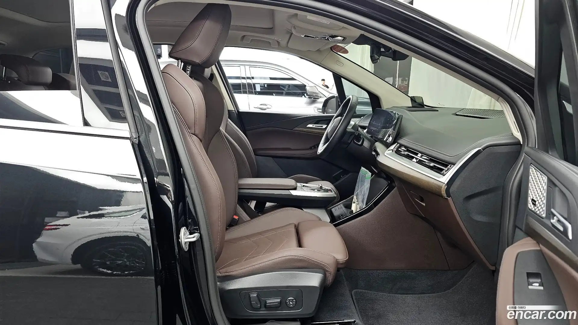 2-Series BMW 2025.4-OPTION-015
