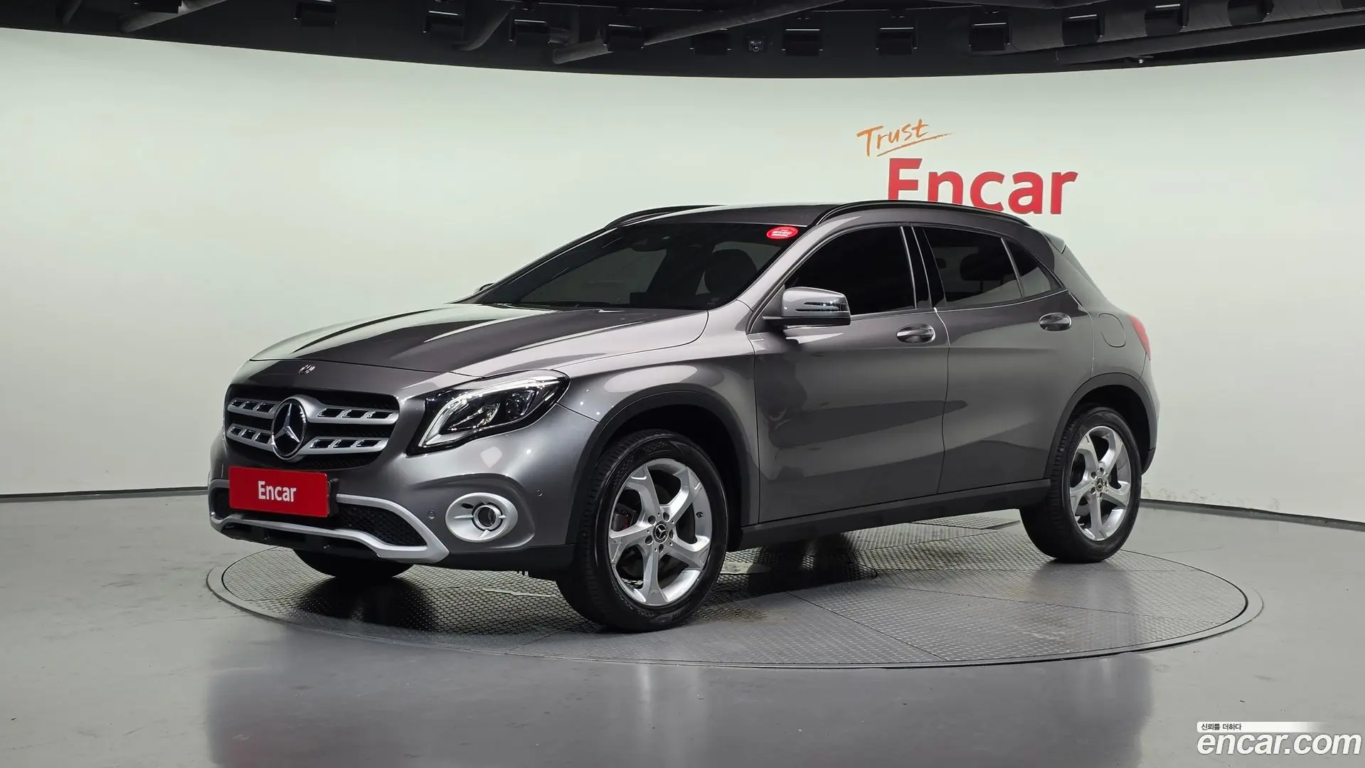 Main__Slider__Photo:GLA-Class Mercedes-Benz 2018.6-0