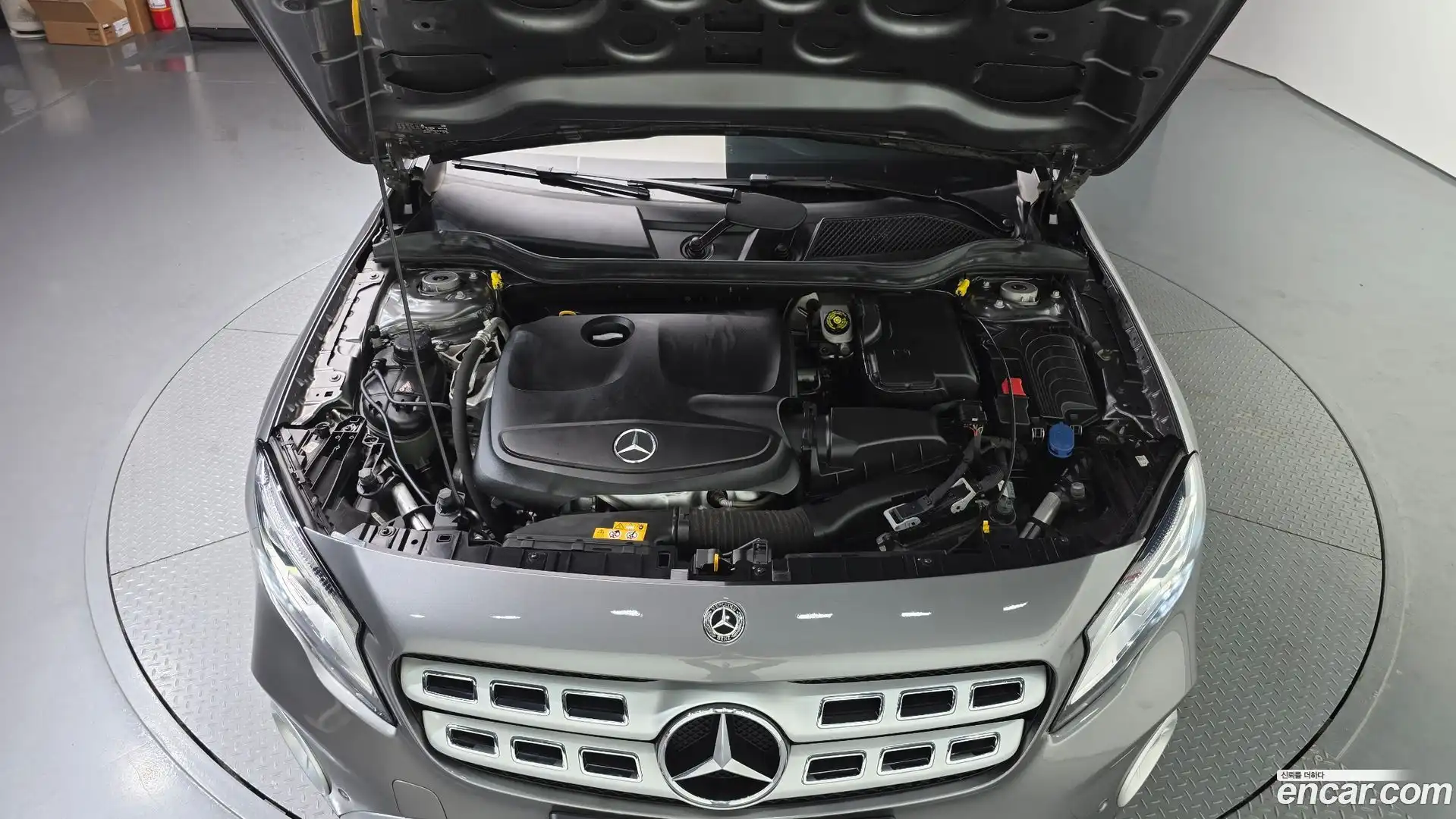 GLA-Class Mercedes-Benz 2018.6-OUTER-006