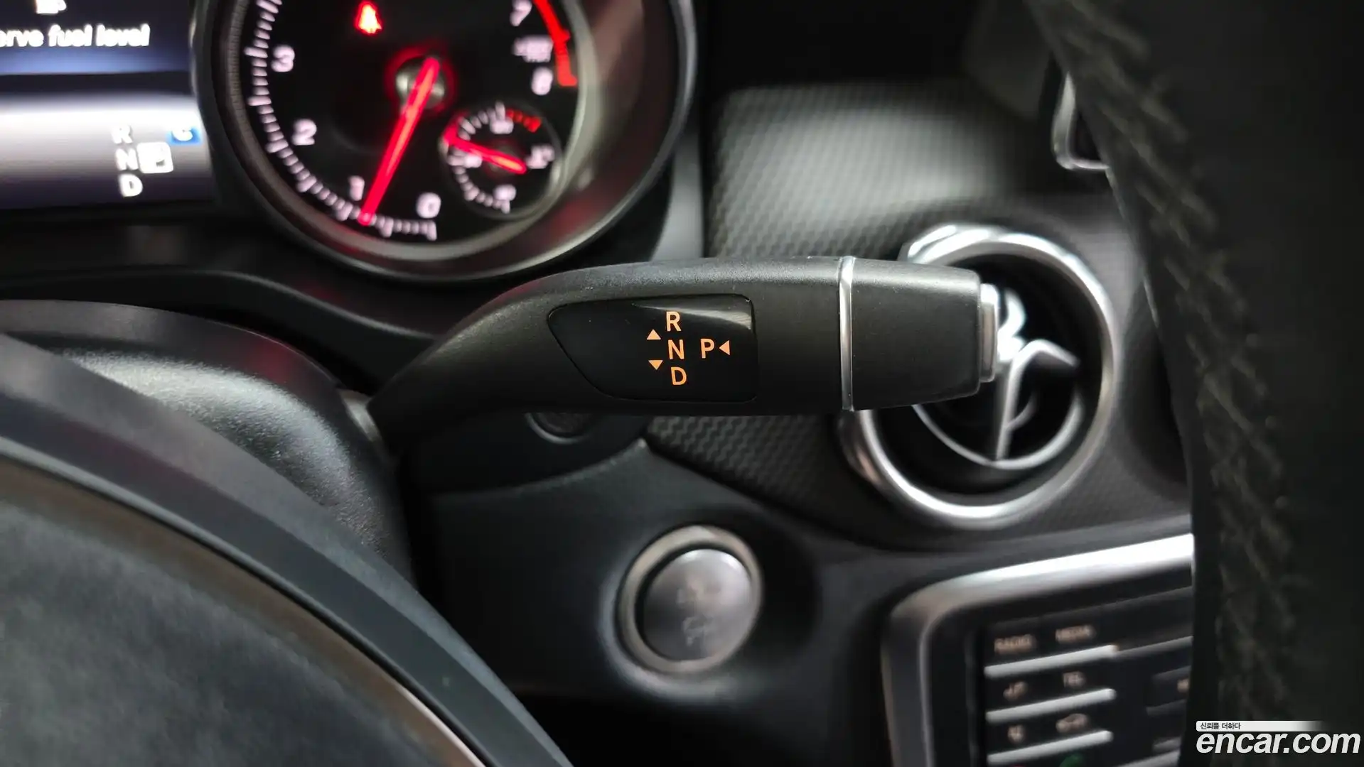 GLA-Class Mercedes-Benz 2018.6-INNER-009
